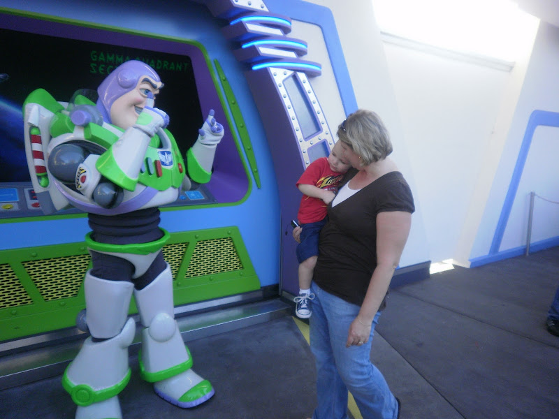 We did however go back a week later and found Buzz. Blake even posed  title=