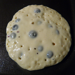 Blueberry Pancake with Big Bubbles