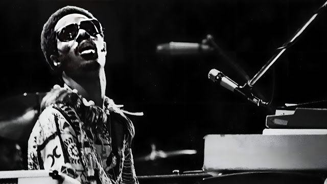 Stevie Wonder desktop wallpaper in black and white