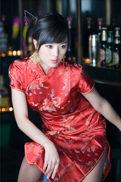 Hwang Mi Hee Wallpaper. Hwang Mi Hee in red Mandarin
