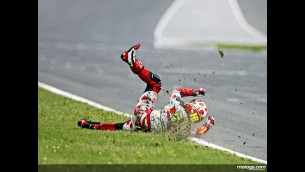2011 10 23.Crash:Marco Simoncelli dead