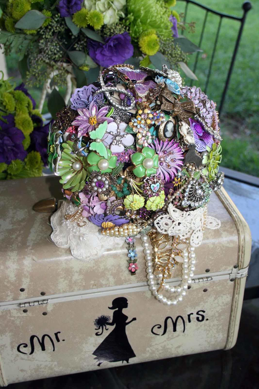 bridal brooch bouquet