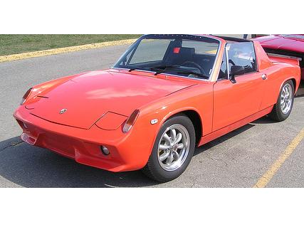 Rare footage of the classic Porsche 914 ripping through cloverleafs and 