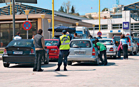 Ελλάδα, η "χαρά των λαθρεμπόρων"