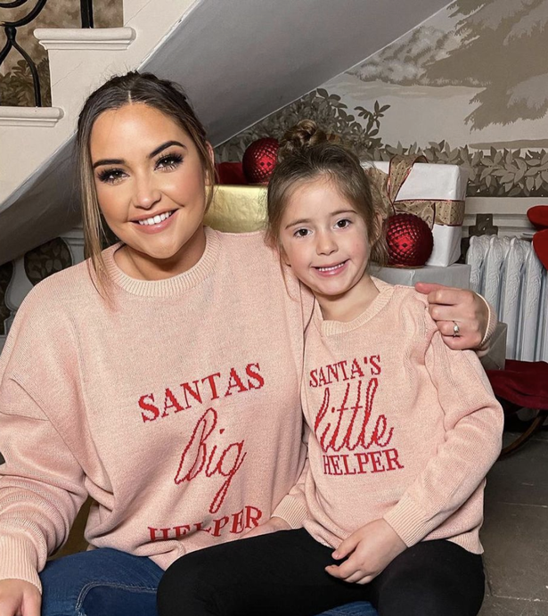 Jacqueline-Jossa-poses-alongside-daughter-Ella-in-adorable-new-photos-fashion-idea-0069