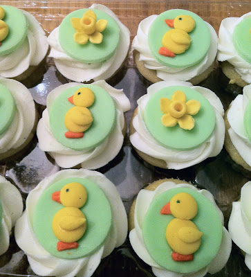 mini cupcakes for easter. them Easter mini cupcakes