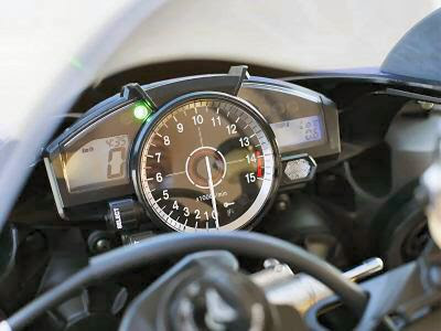 2007 Yamaha R1 speedometer