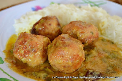 http://laempanalightdebego.blogspot.com.es/2016/05/albondigas-de-pollo-en-salsa-de-coco-al.html