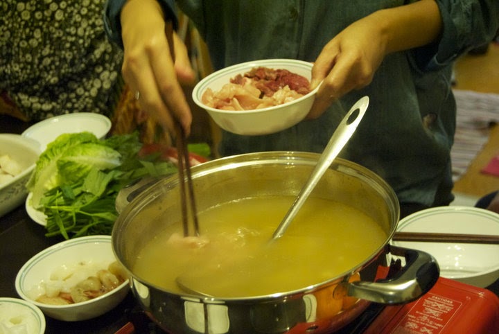 My Mum's Cooking: Steamboat with yong tau foo sauce