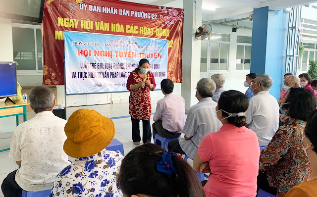 Đại biểu Phường 22 tham dự tuyên truyền các luật. (Ảnh: Trúc Linh)