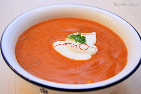 Zupa z czerwonej soczewicy, ciecierzycy i chili