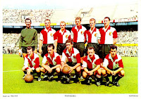 FEYENOORD ROTTERDAM - Rotterdam, Holanda - Temporada 1958-59 - Pieters Graafland, G. Kerkum, J. Walhout, J. Van de Hoek, N. Roodbergen y P Steenbergen; P. Meijers, H. Schouten, C. van de Gijp, C. Rijvers y Coen Moulijn - 5º clasificado en la Eredivisie