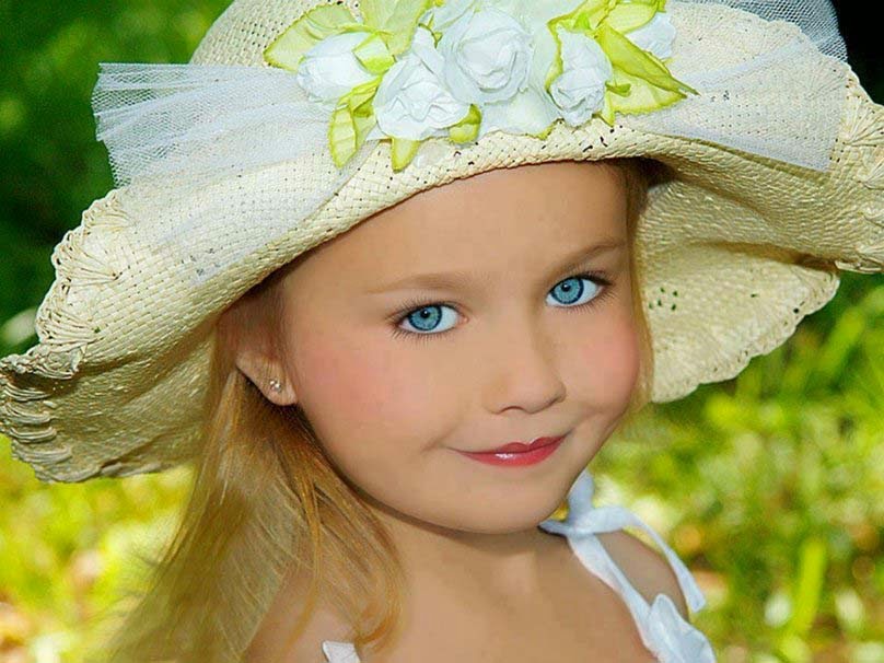 amanzing-smiling-little-girl-hd