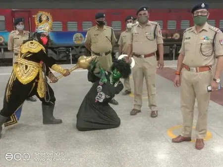 यम हैं हम, बिना मास्क रहोगे तो ले जाएंगे हम | Khabare Purvanchal
