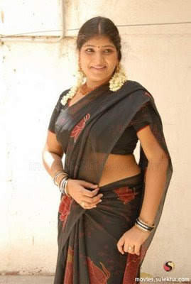 Saree removing in Hot Aunty Bedroom