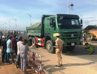 Quảng Ngãi Trên đường đi ôn thi nữ sinh lớp 12 bị xe tải tông chết tại chỗ