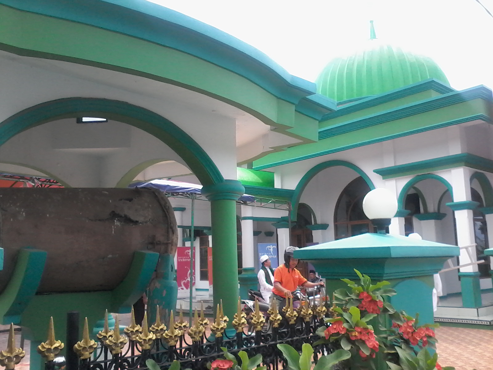 54 Ide Kombinasi Warna  Eksterior Masjid  Warna  Dasar