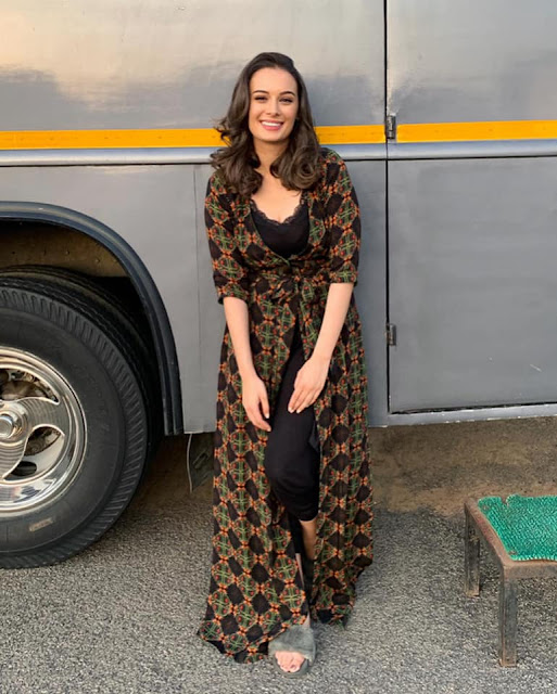 Bollywood Beauty Evelyn Sharma At Shooting Spot