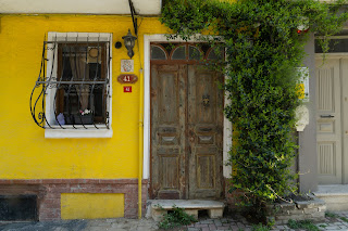 balat tarihi binalar, renkler, çiçekler, turistik