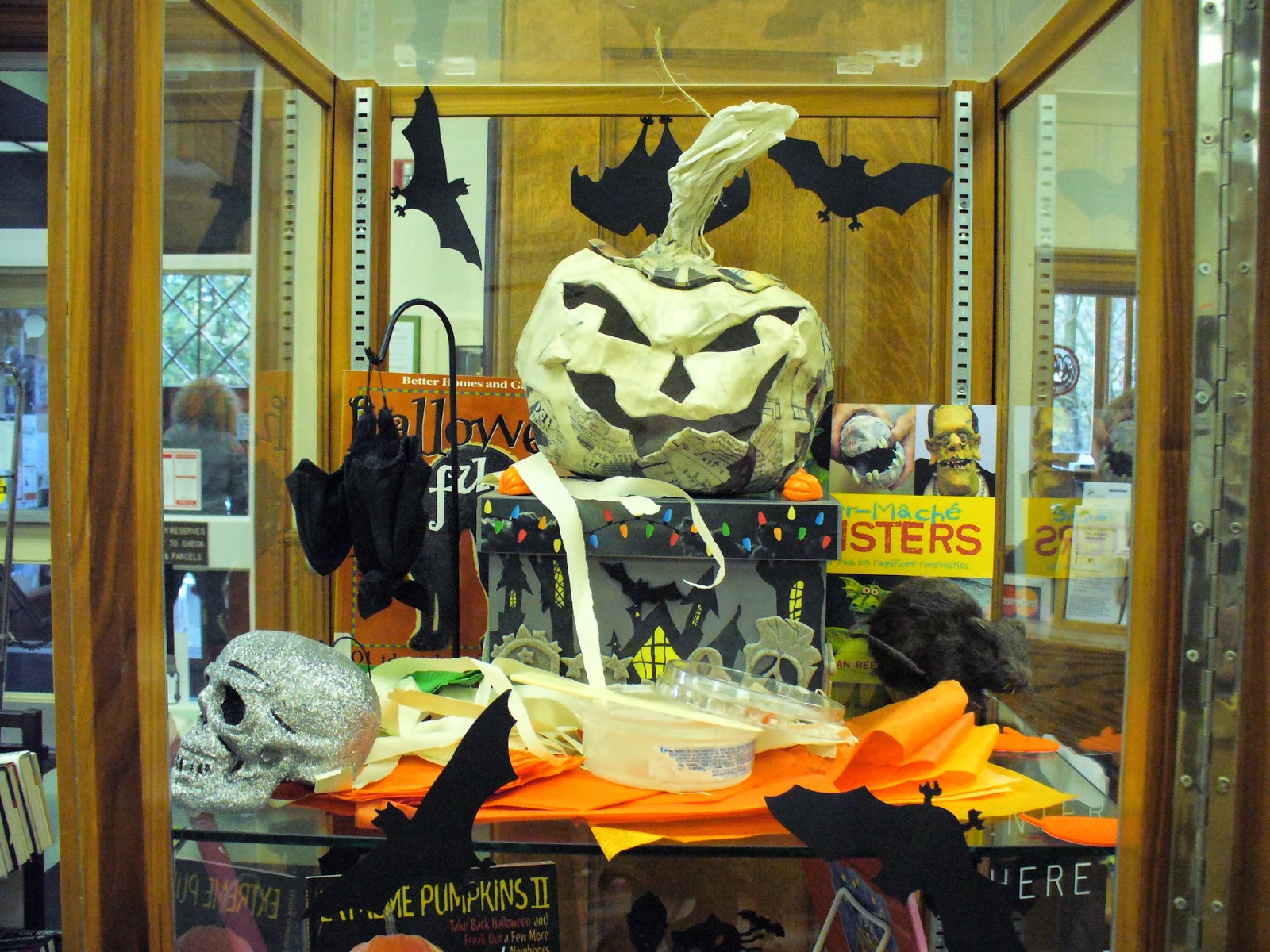 Library Displays: Get ready for Halloween