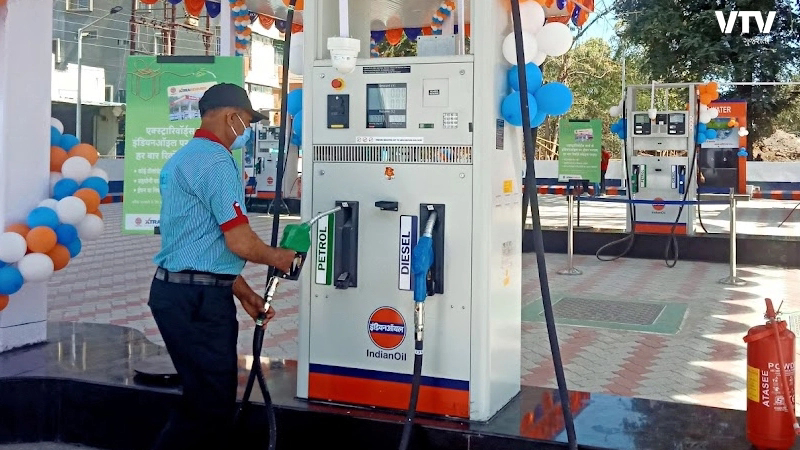 Know Your Rights: 6 Free Services You Can Avail at Any Petrol Pump Across India!