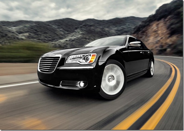 Chrysler-300_2011_1024x768_wallpaper_04