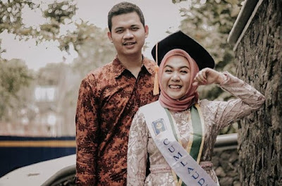 model hijab wisuda untuk wajah bulat terbaru