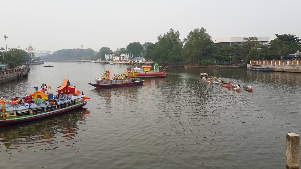 KUMPULAN GAMBAR DAN FOTO-FOTO JUKUNG PERAHU HIAS FESTIVAL 