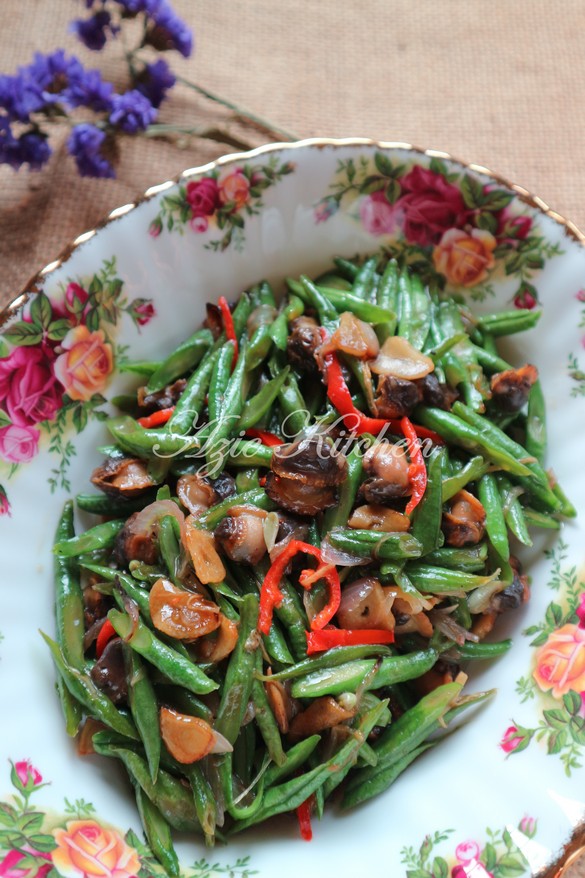 Kerang Goreng Dengan Kacang Panjang - Azie Kitchen