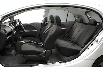 2010 Mitsubishi i-MiEV - Interior