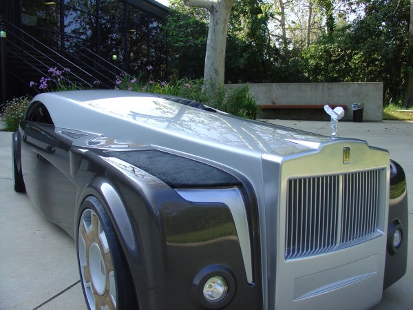 noticias curiosas Rolls Royce freak raro strange Apparition Concept 2