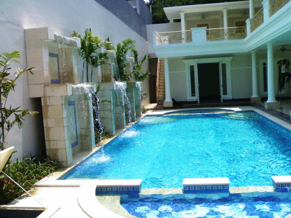  KOLAM RENANG Model Rumah Modern