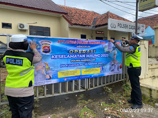 Dalam Rangka Ops Keselamatan 2023, Satlantas Polres Pandeglang Pasang Spanduk Himbauan