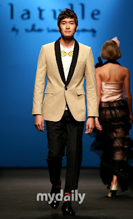 Jung Gyu Woon Catwalk