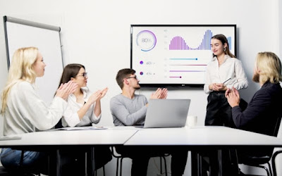 khung cảm ứng tivi trong giáo dục