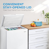 Stay-open lid/door, hinge increments between 45 -75 degrees on Midea MRC070S0AWW 7.0 Cu.ft chest freezer, image