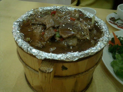 Laoxibei Muslim Restaurant Shenzhen beef in a bucket 老西北穆斯林饭庄 深圳 木桶牛肉