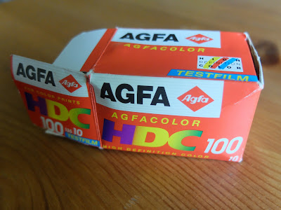 Verpakking Agfacolor HDC 100 Test Film, verloopdatum maart 1997