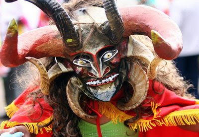 Foto al diablo un personaje de la Diablada