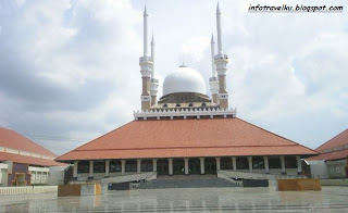 gambar masjid agung demak, suasana tempat wisata walisongo, info travel ke masjid agung demak