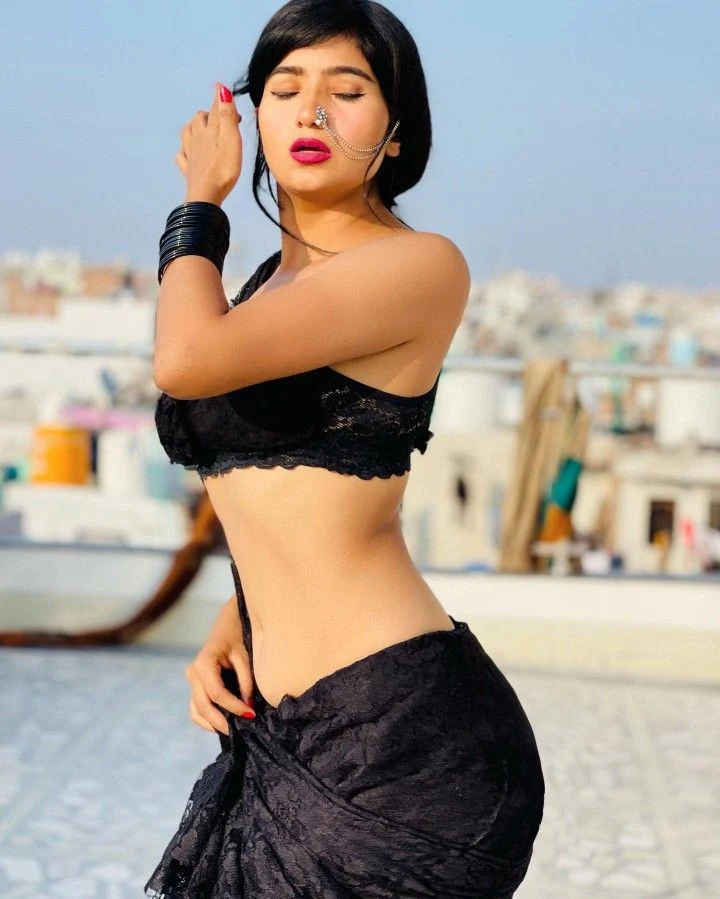 Instagram hottest model Neha Singh flaunts her sexy curvy waist, Neha Singh Nevel show in Saree, Neha Singh hot, Neha Singh Big boobs, Neha Singh sexy nevel, Neha Singh nude, Neha Singh sexy Big Ass