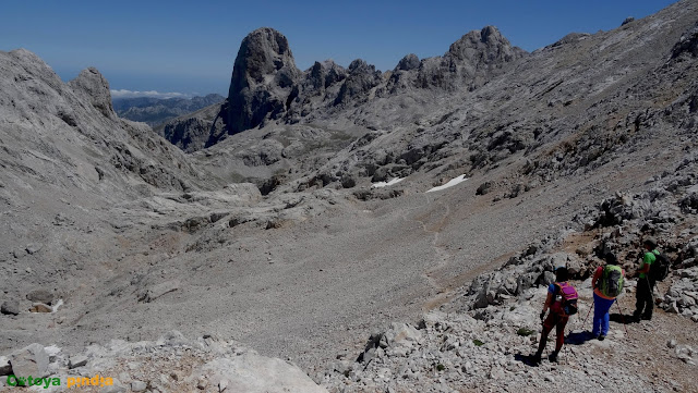 Ruta a Torre Bermeja, Coello, Tiro del Oso y Boada desde el Refugio de Cabrones en Macizo Central de Picos de Europa