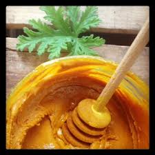 Raw turmeric face pack