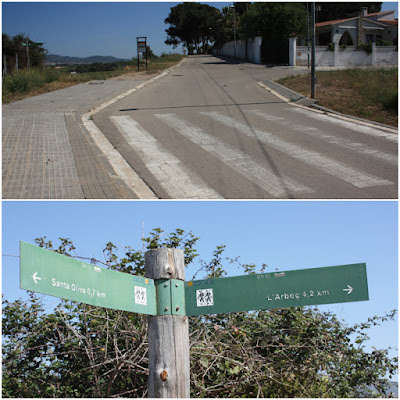 SANTA OLIVA CAMÍ DELS TURONS + CAMÍ DEL CAMP DE COLL - ESGLESIA DE SANT MIQUEL - RIERA DE SANT MIQUEL, rètol informatiu del GR-92 al carrer de Flix a Santa Oliva - Baix Penedès