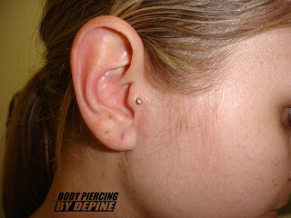 tragus piercing