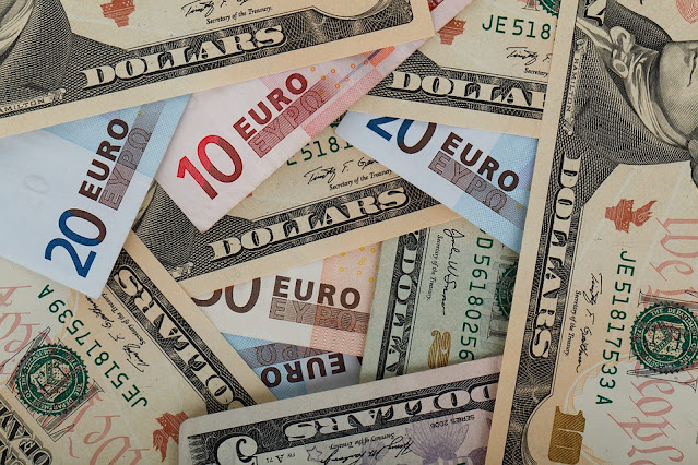 O que esta por trás da queda do Euro face ao Dólar?