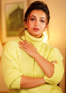 kaushani mukherjee in lemon yellow sweater