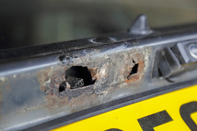 Rust on Tailgate MK2 Golf GTI