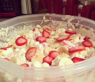  Strawberry-Banana Cheesecake Salad