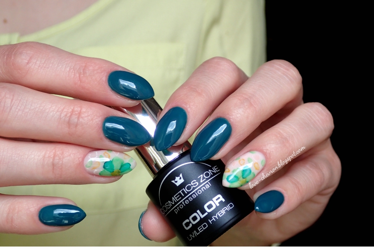 Cosmetics Zone | lakier hybrydowy | 047 Aventurine Blue | farbki akwarelowe |manicure hybrydowy | inspiracje paznokciowe | kwiaty na paznokciach | blur effect |  floral watercolor nails |  watercolor nails | watercolor flower nail art | 